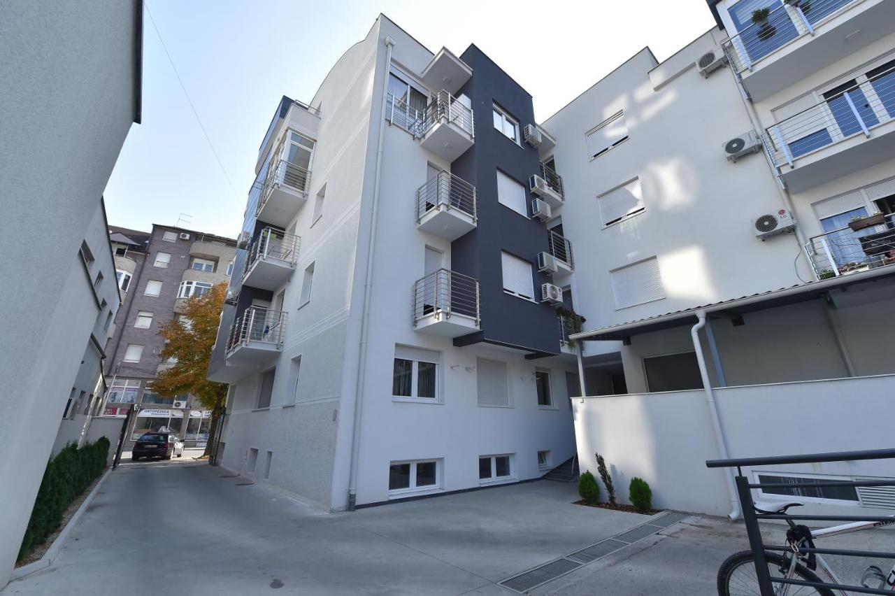 Apartment Sinisa With Garage 诺威萨 外观 照片