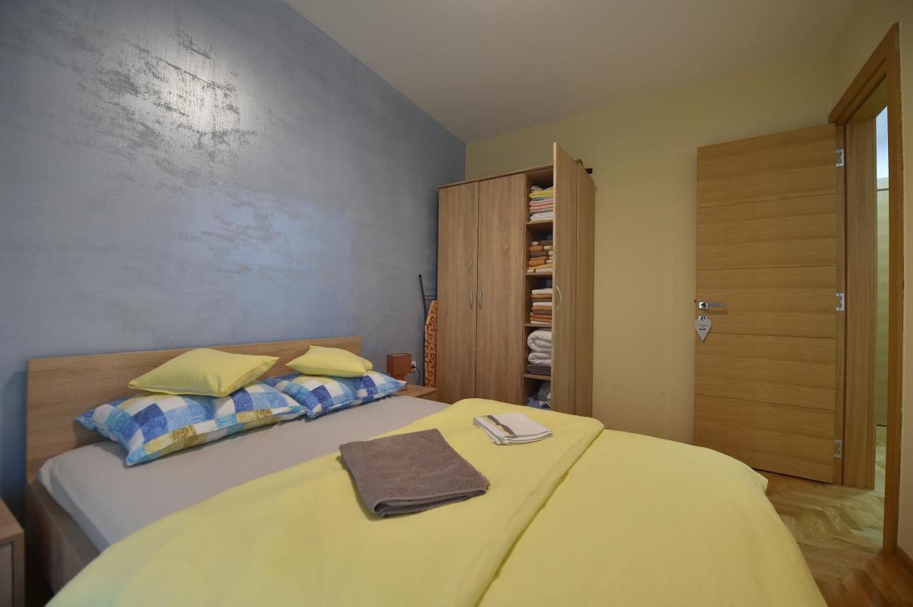 Apartment Sinisa With Garage 诺威萨 外观 照片
