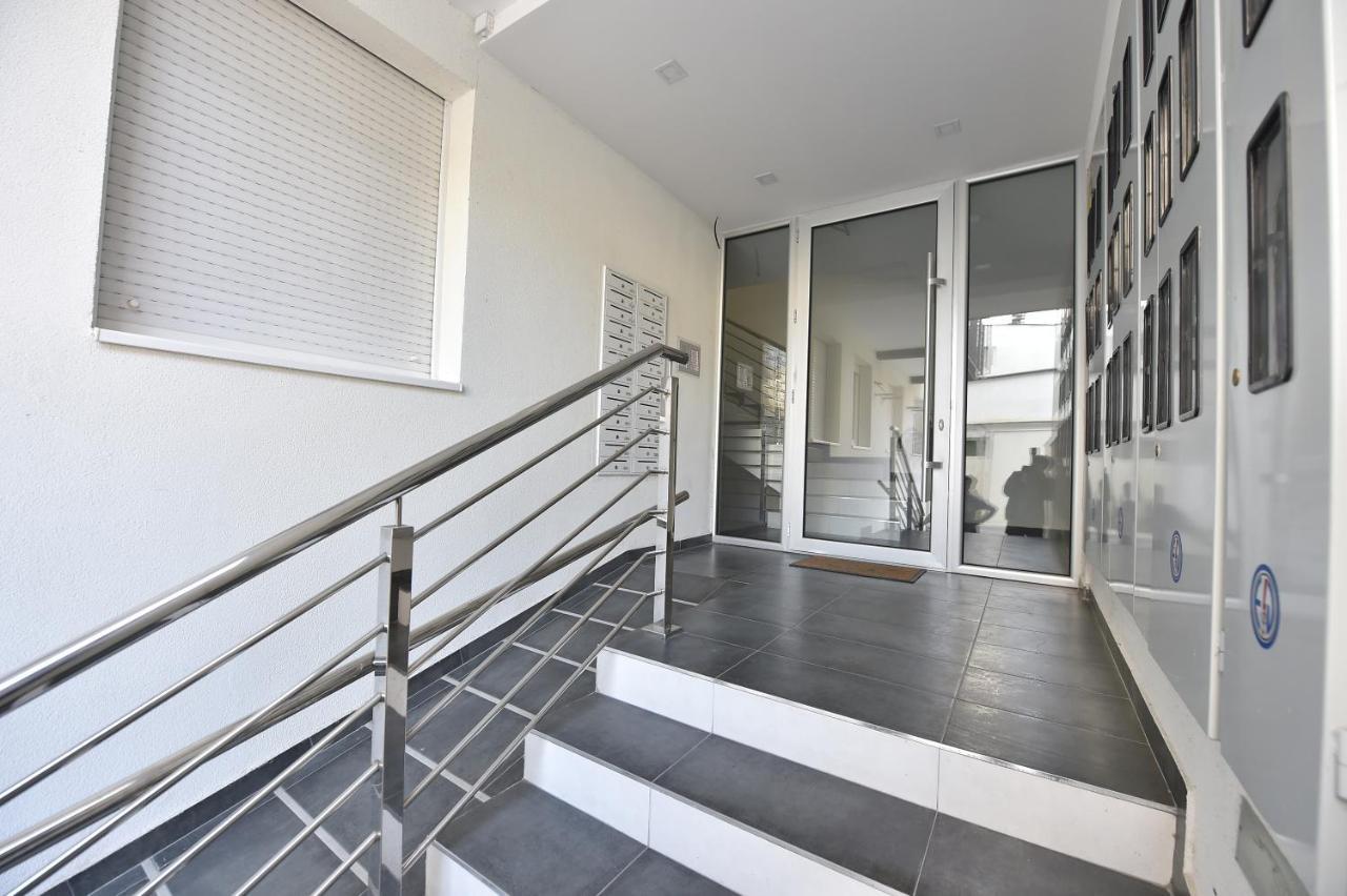Apartment Sinisa With Garage 诺威萨 外观 照片