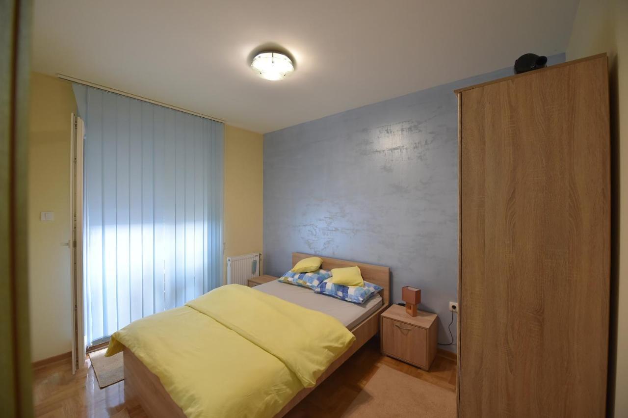 Apartment Sinisa With Garage 诺威萨 外观 照片